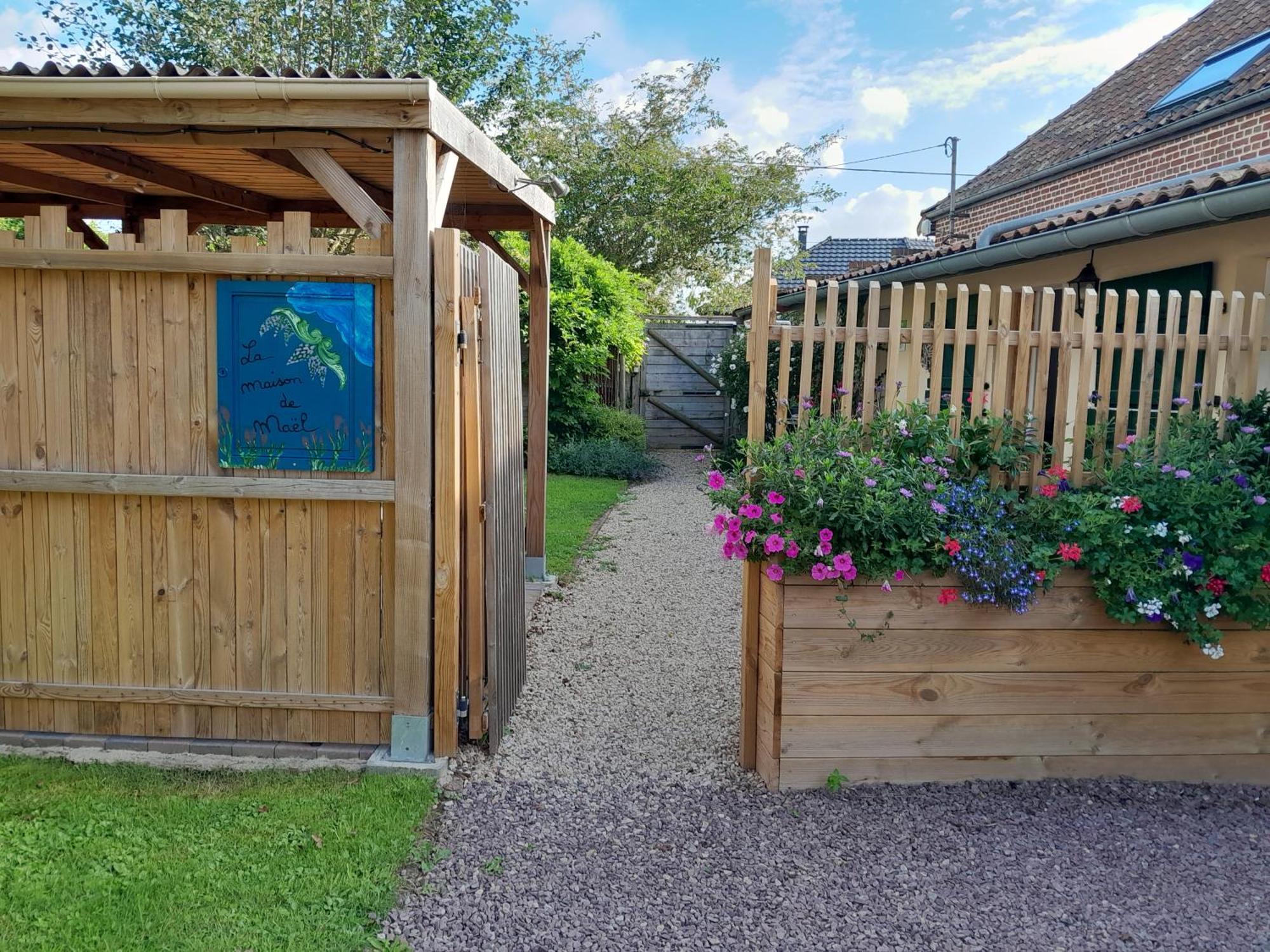 Le Paddock Du Val De Lys Hotel Blessy Exterior foto